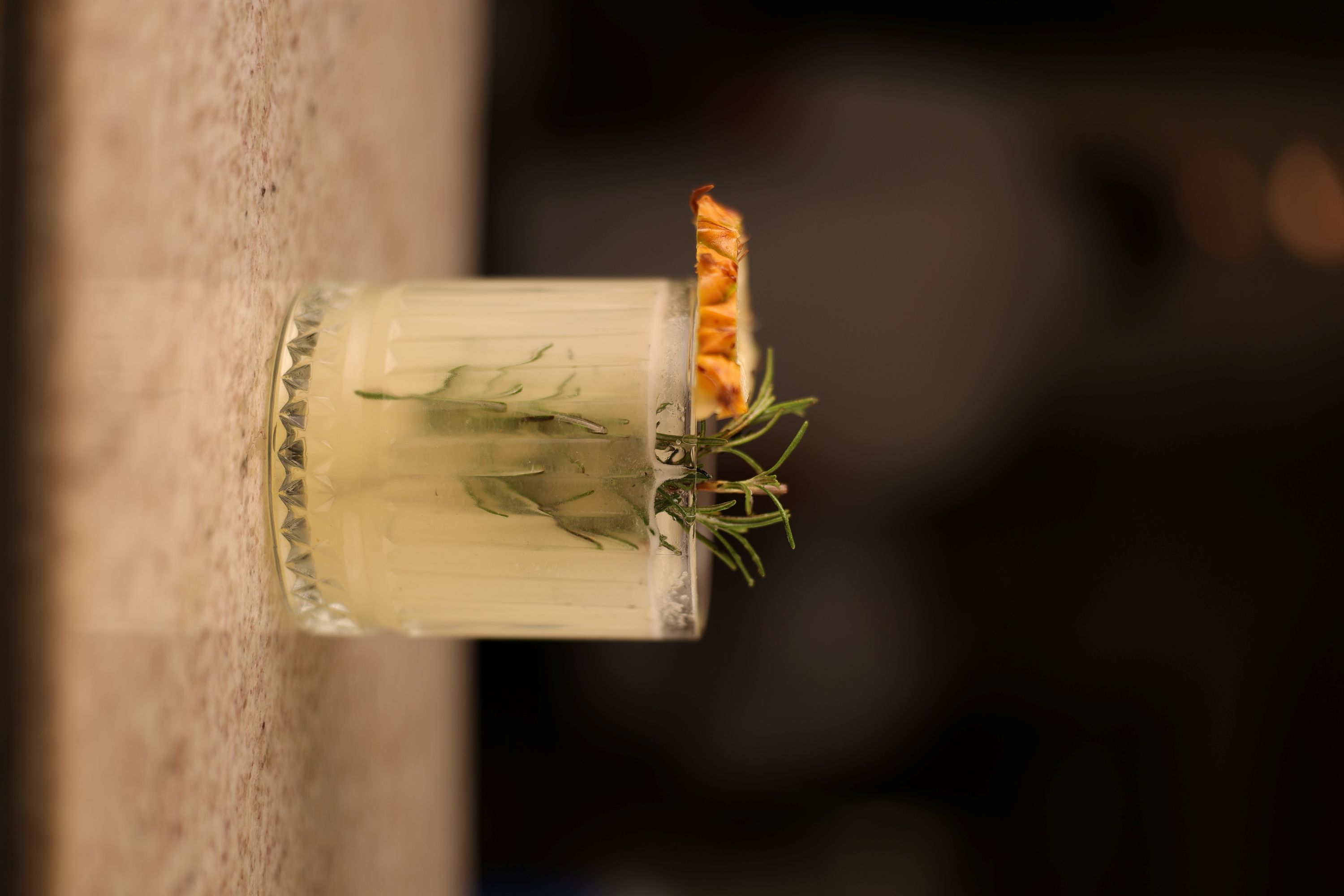 Soju e abacaxi defumado